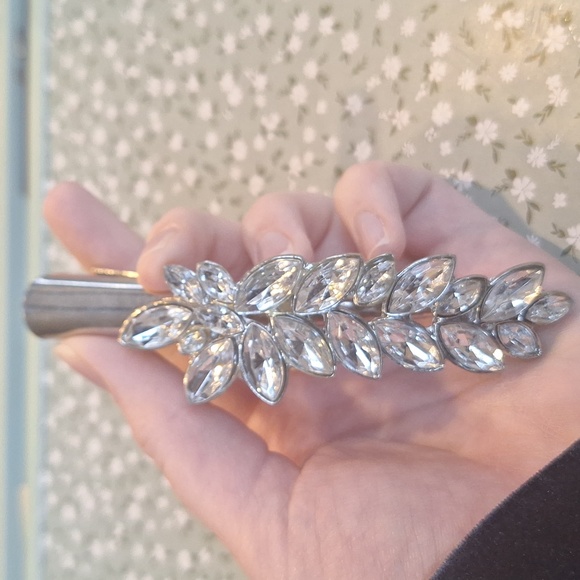 Sparkly hair clip - EUC - Picture 2 of 4